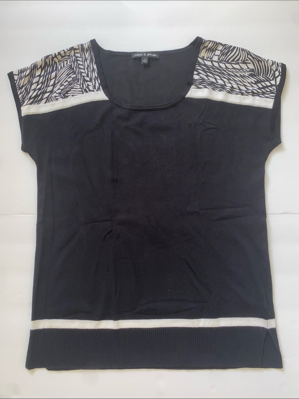 Cable & Gauge Black & White Sweater Top | Small | Good Condition
